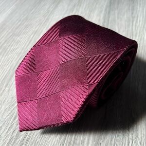 MK Micheal Kors Men’s Shiny Burgundy 100% Silk Neck Tie